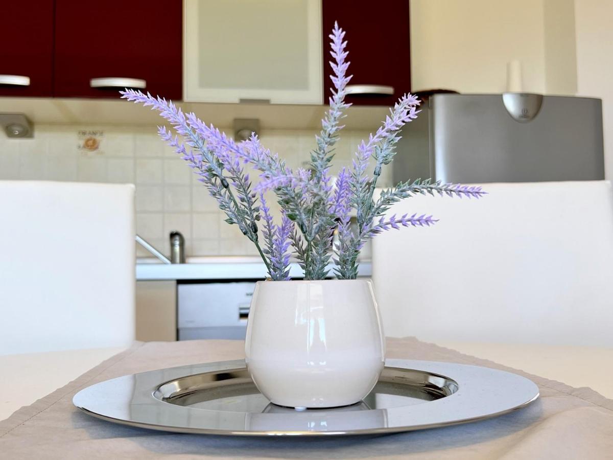 Banjol Miramar Apartments מראה חיצוני תמונה
