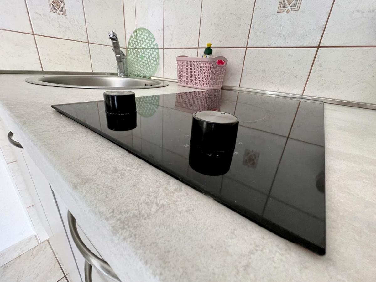 Banjol Miramar Apartments מראה חיצוני תמונה