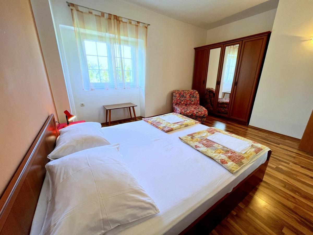 Banjol Miramar Apartments מראה חיצוני תמונה
