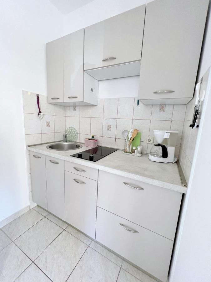 Banjol Miramar Apartments מראה חיצוני תמונה