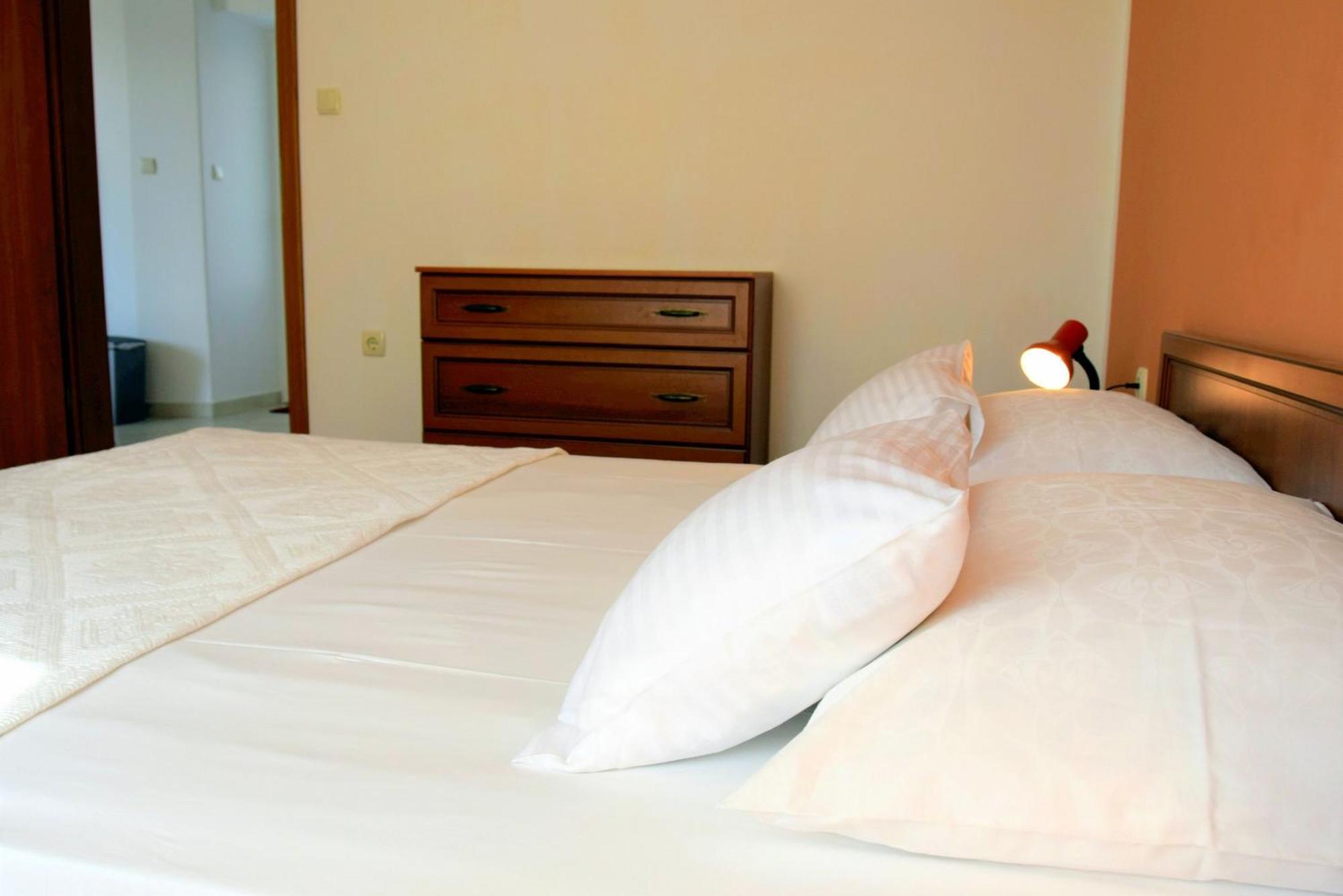 Banjol Miramar Apartments מראה חיצוני תמונה