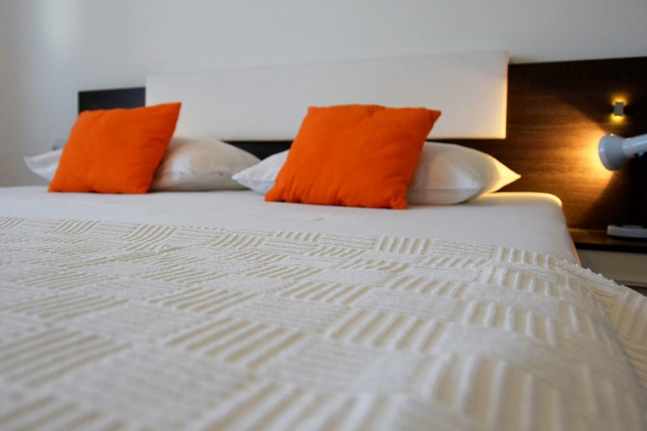 Banjol Miramar Apartments מראה חיצוני תמונה