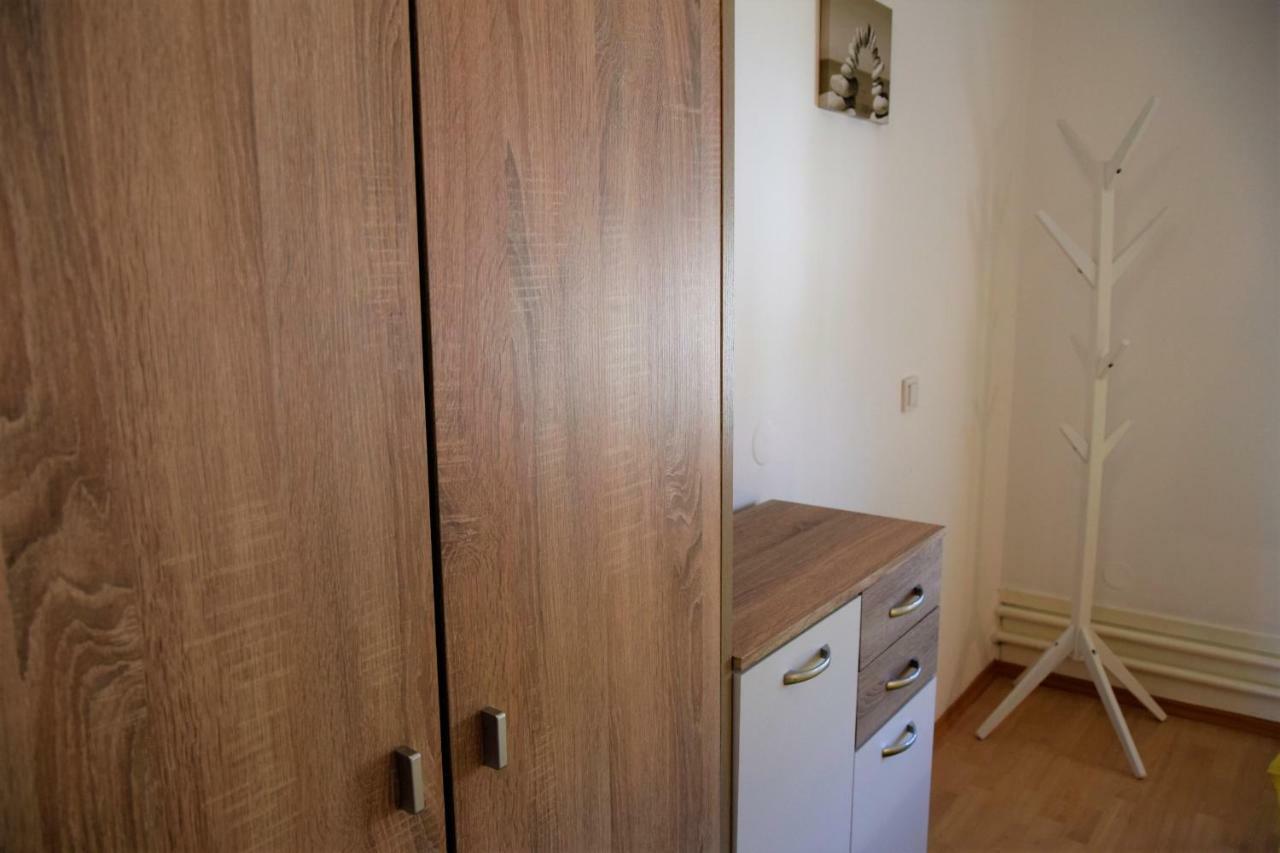 Banjol Miramar Apartments מראה חיצוני תמונה