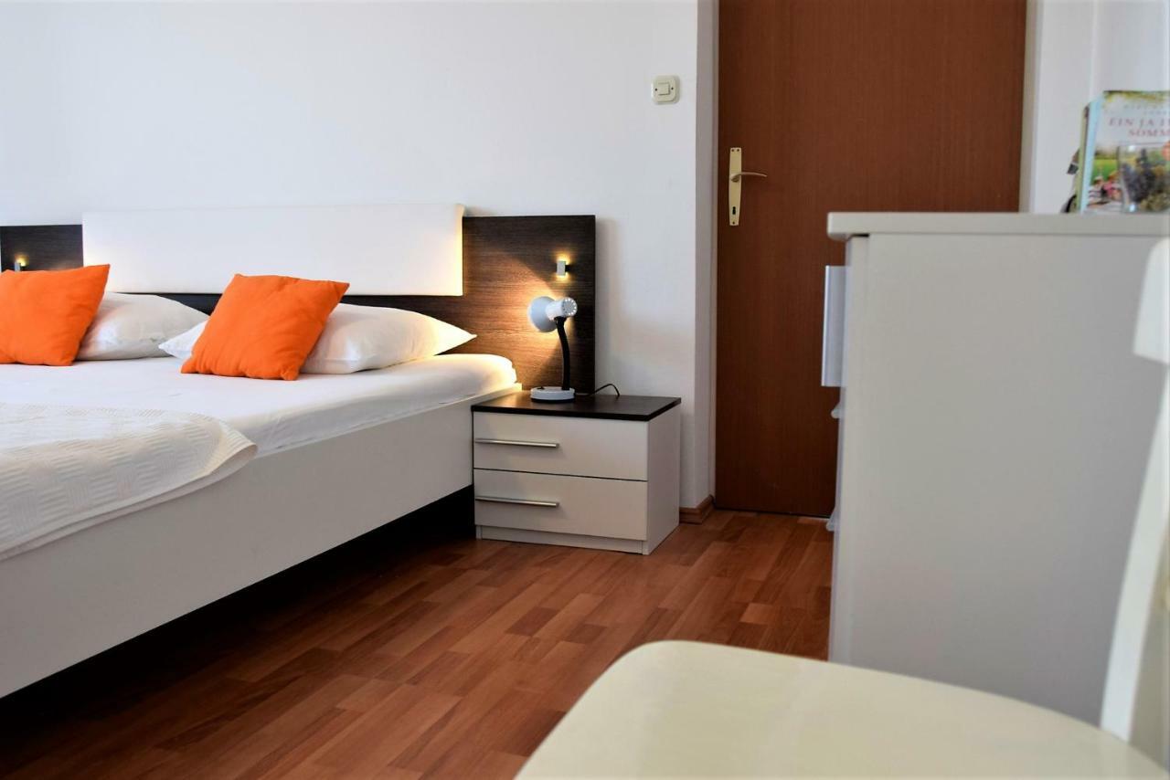 Banjol Miramar Apartments מראה חיצוני תמונה
